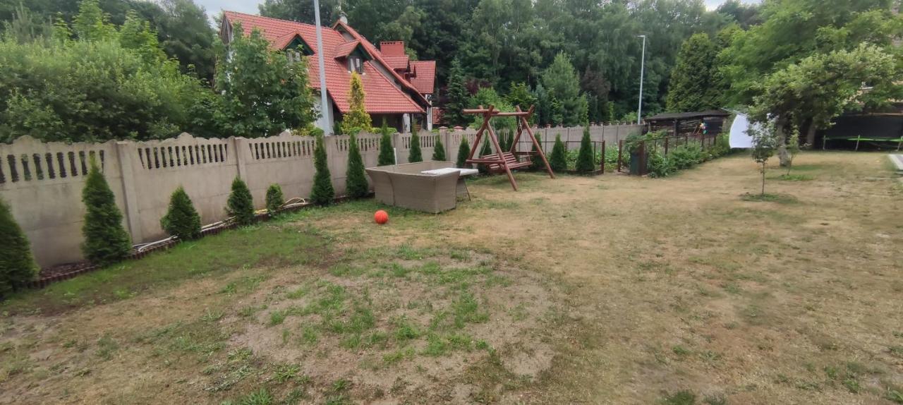 Pokoje Goscinne U Slawka Ustka Exterior foto